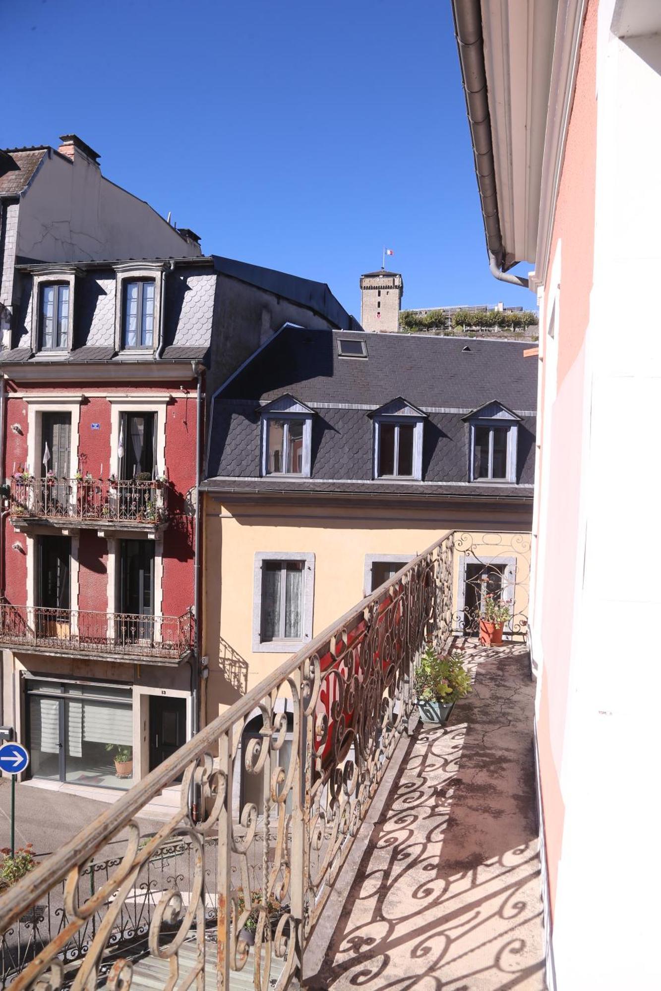Hôtel Le Parisien Lourdes Exterior foto
