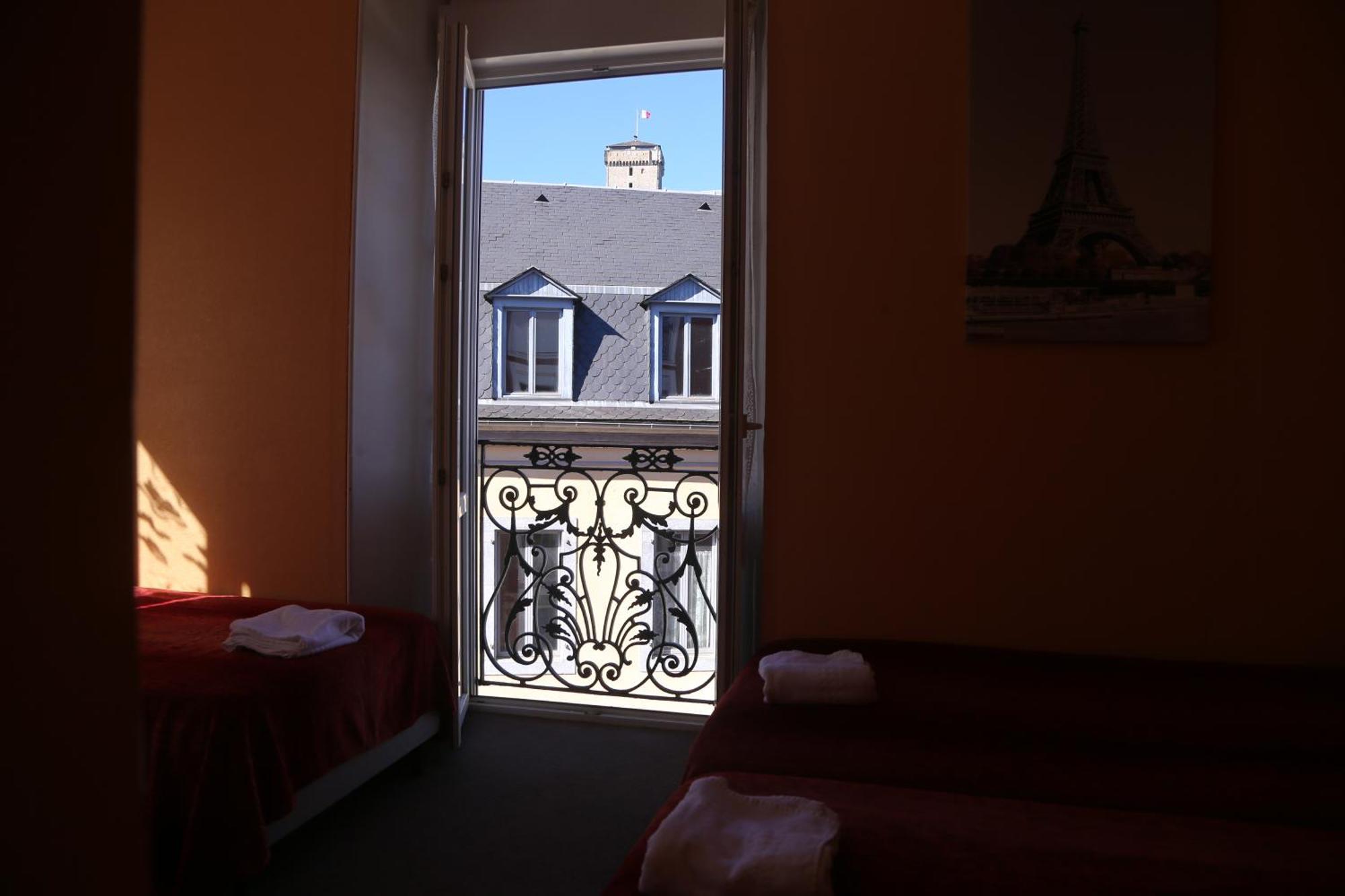 Hôtel Le Parisien Lourdes Exterior foto